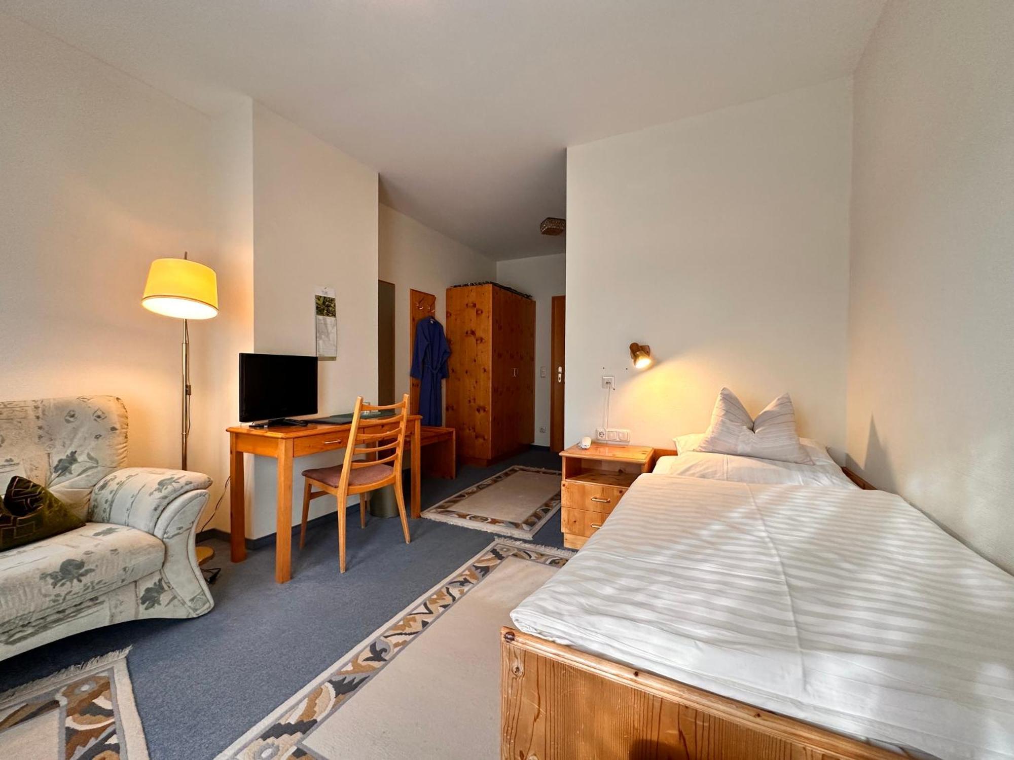 Pension Zum Loewen, Parkplatz, Fruehstueck, Wlan, Zentral Bad Steben Exterior photo